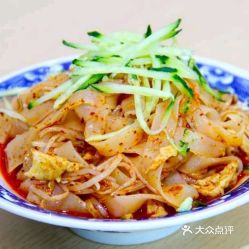 雙輪驅(qū)動 二寶餐飲孟津工廠店的品牌管理策略
